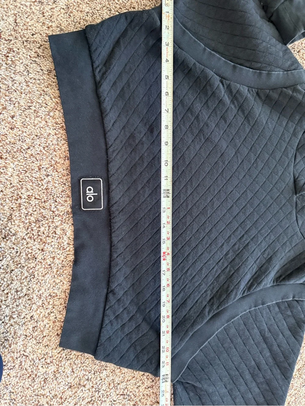 ALO Yoga Black Quilted Cropped Arena Hoodie Diamond Knit Pullover Size M